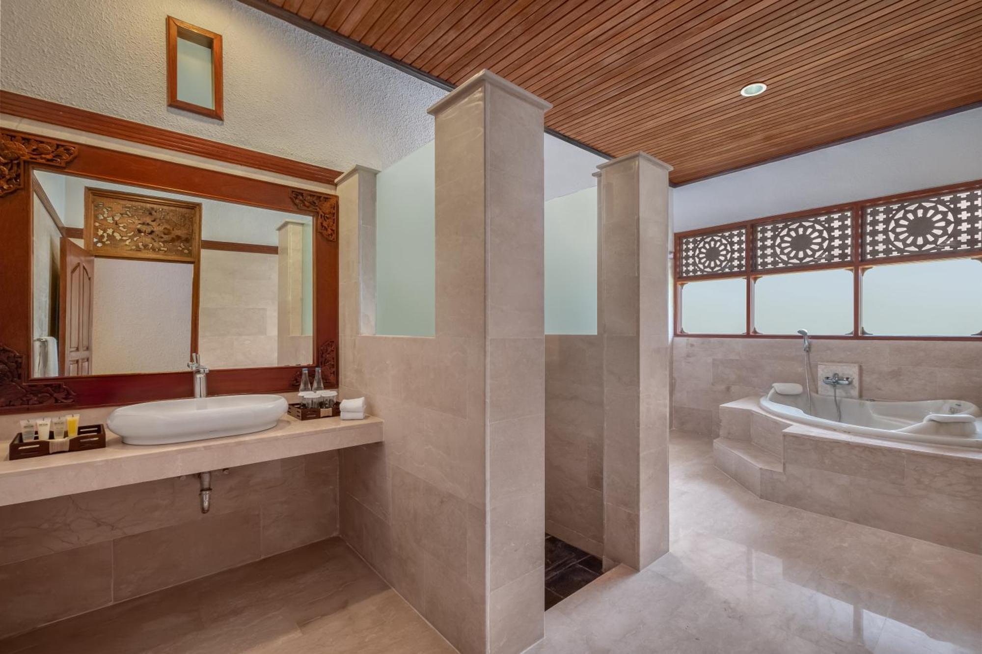 Bali Tropic Resort & Spa - Chse Certified Nusa Dua  Luaran gambar Bathroom at The Oberoi, Mumbai